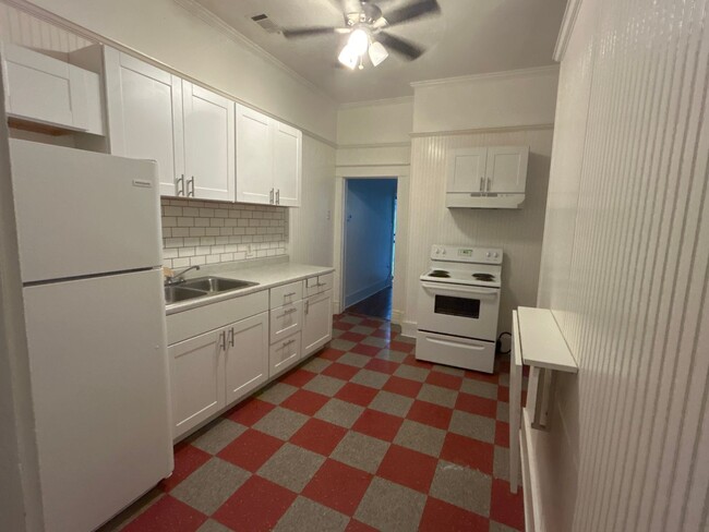 Building Photo - 2088 Elzey Ave