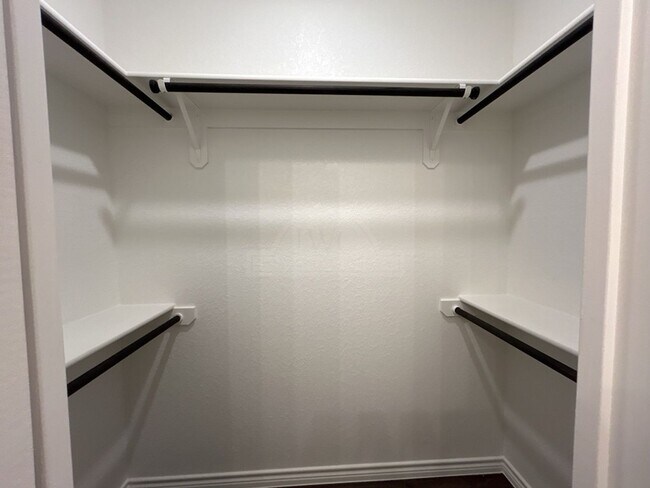 Building Photo - 5110 Rose Gdn Lp