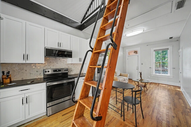 Building Photo - 1768 Emerson St