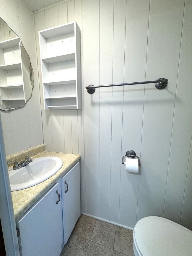 Building Photo - Single Family Manufactured Home- Ready for Move In!