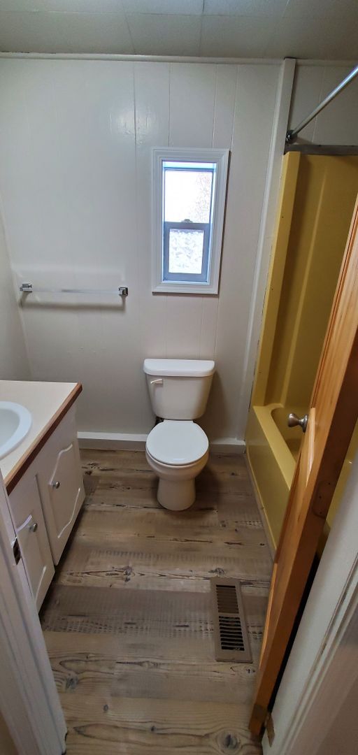 Building Photo - Newly Renovated Home Now Available to Lease!
