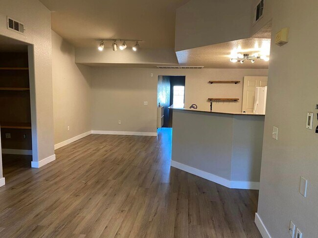 Building Photo - 9975 Peace Way