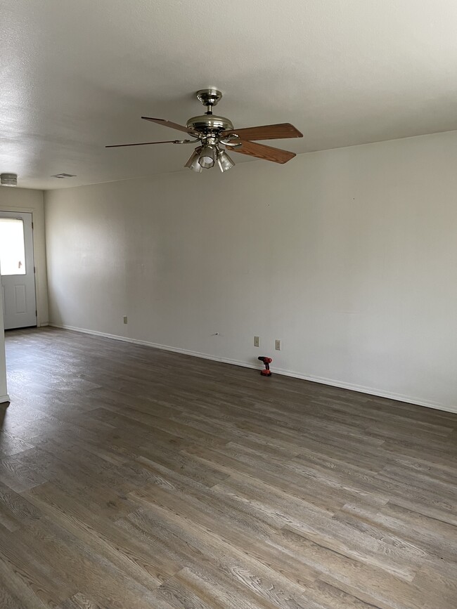 Building Photo - 904 W Oklahoma Ave