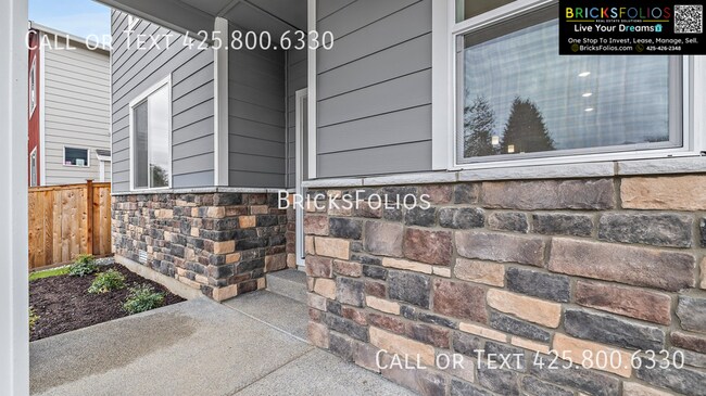 Building Photo - 5165 83rd Ave NE