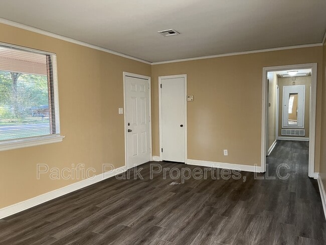 Building Photo - 3745 Honeysuckle Ct
