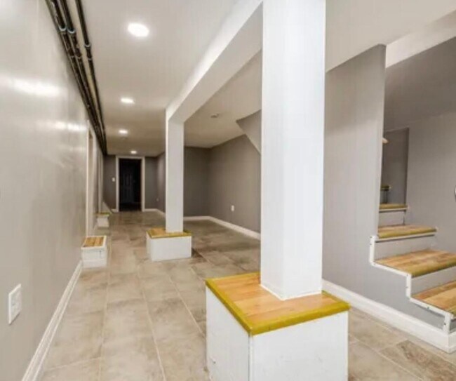 Building Photo - Spacious 4BR Duplex | Modern Upgrades | St...