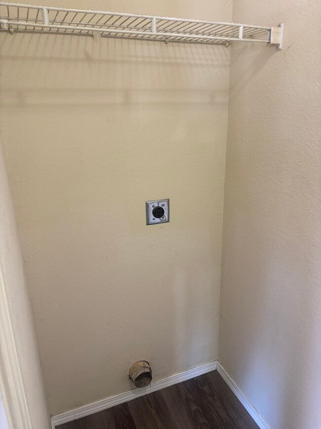 Building Photo - 600 Woods Dr