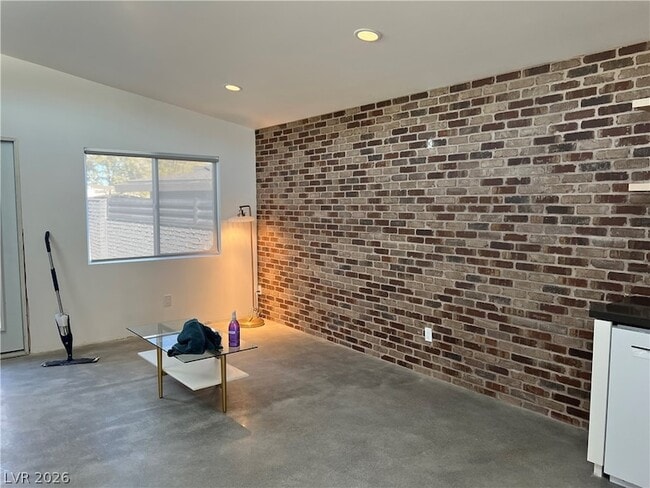 Building Photo - 2105 Bonnie Brae Ave