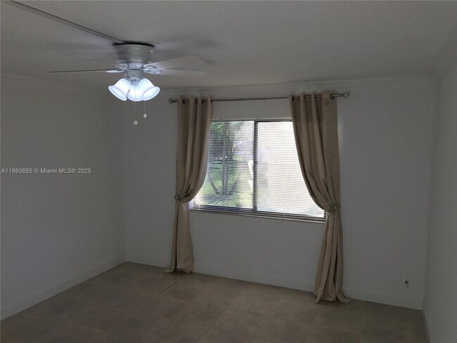Building Photo - 16521 Blatt Blvd