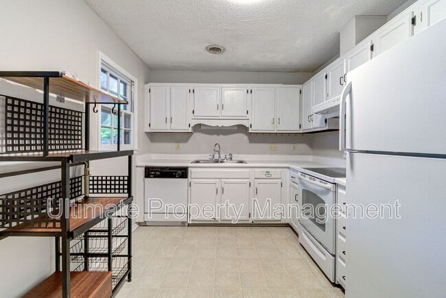 Building Photo - 819 Seabury Ct