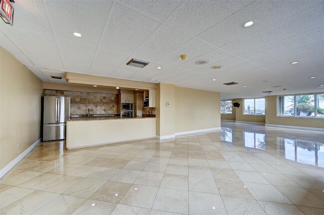 Building Photo - 111 N Pompano Beach Blvd