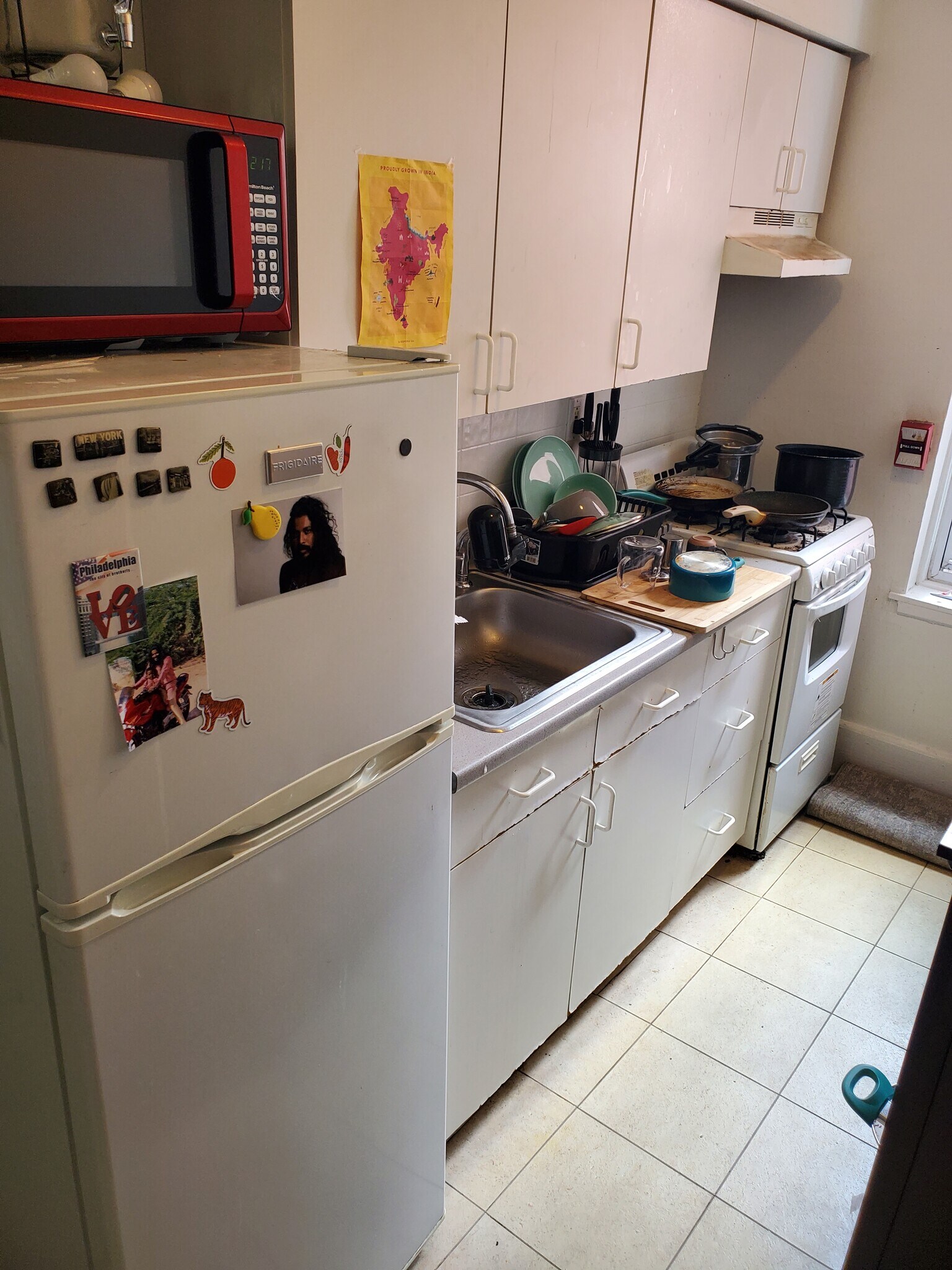 Eat in kitchen with gas stove - 112 S 20th St