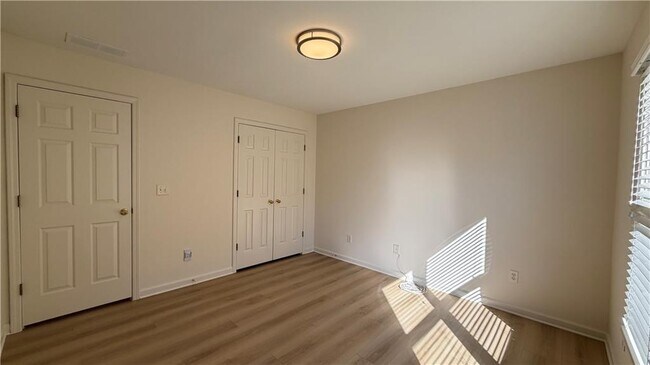 Building Photo - 4005 Lost Oak Ct