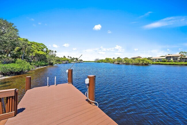 Building Photo - 18669 SE Palm Island Ln