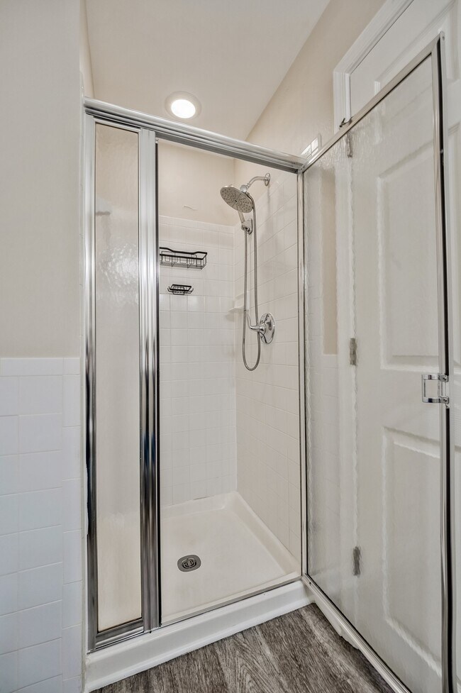 Building Photo - 1060 Gardenview Loop