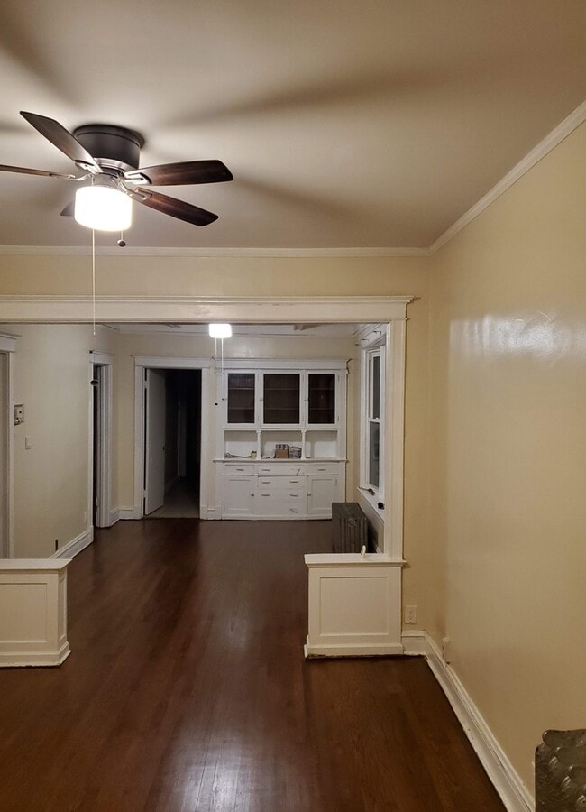 Building Photo - 6221 S Laflin St