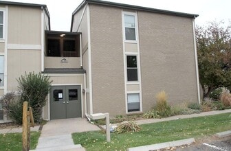 Building Photo - 3 bed 2 bath Condo in Centennial!