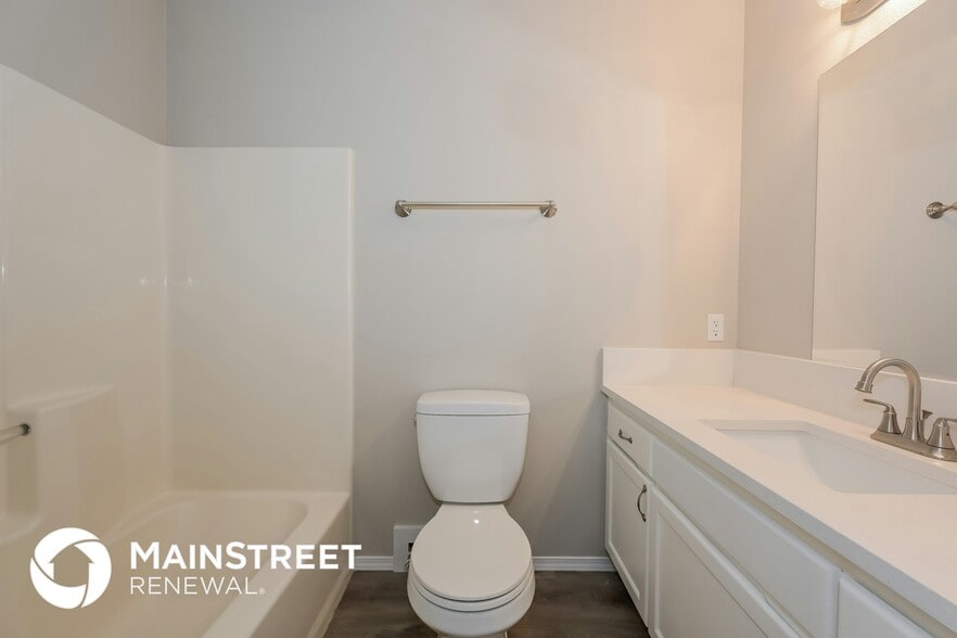 Building Photo - 16830 Marmount St SE