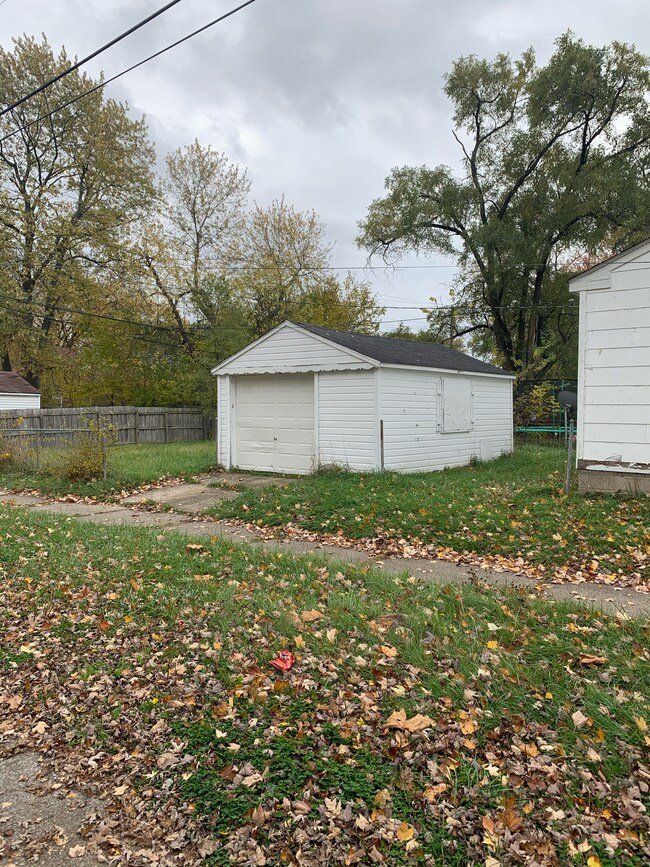 Building Photo - 19516 Trinity St