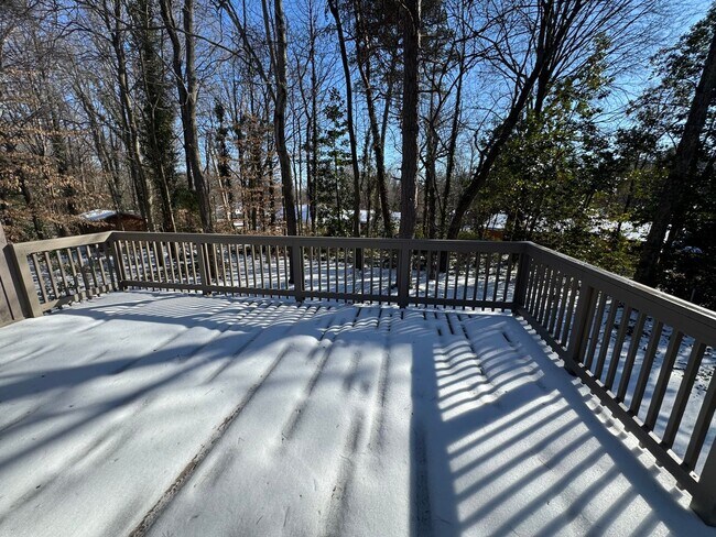 Building Photo - Modern 3bed/2bath in GREAT neighborhood!