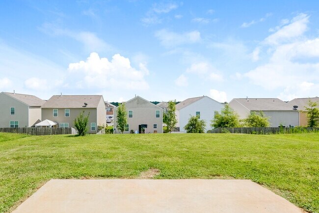 Building Photo - 1939 Eastway Dr