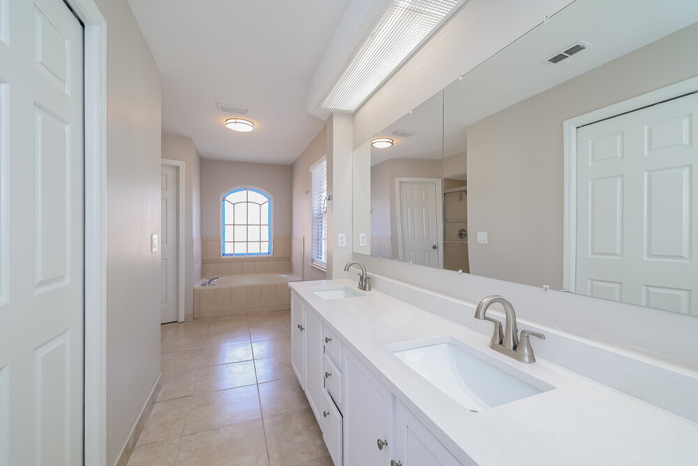 Building Photo - 3263 Fairfield Dr