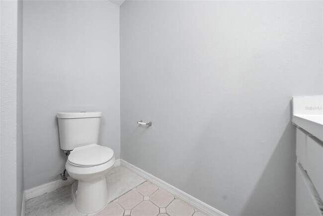 Building Photo - 8334 Crosswicks Dr