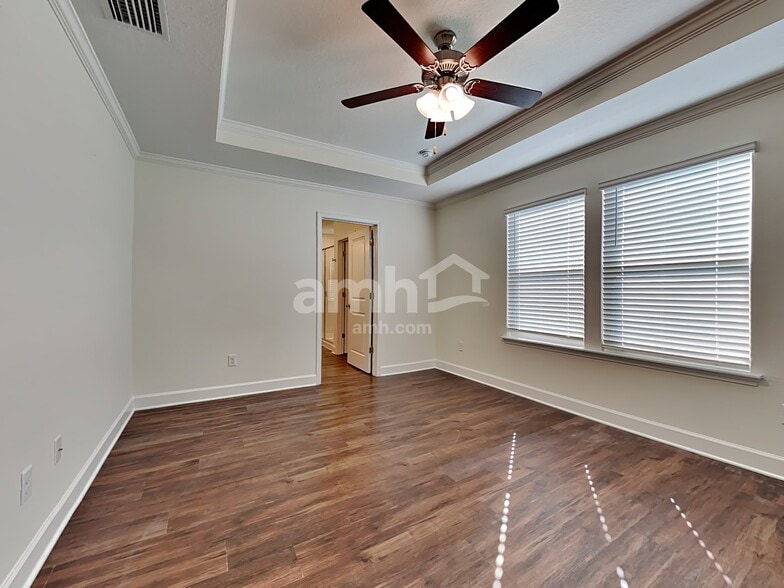 Building Photo - 975 Tan Tara Trl