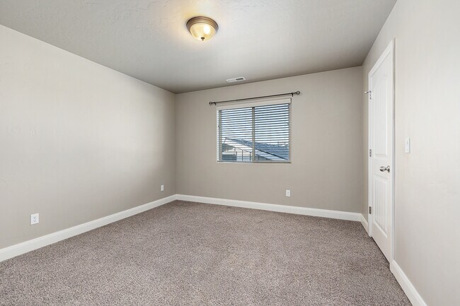 Building Photo - 5344 W Los Flores St