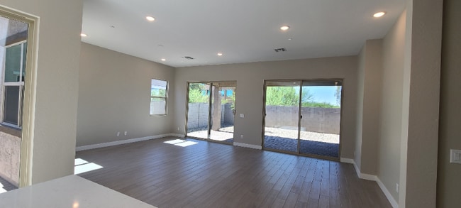 Building Photo - 14039 W Desert Flower Dr