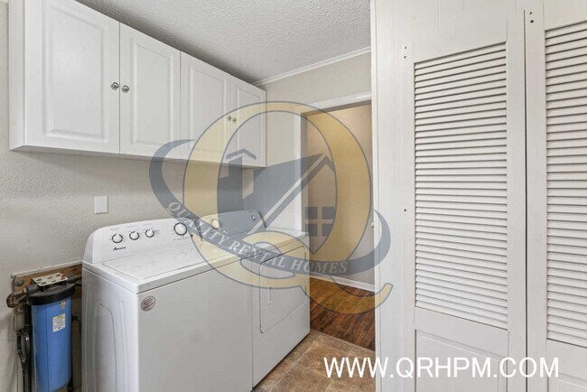 Building Photo - COMING SOON! May 1st! Lake Fenton Schools!