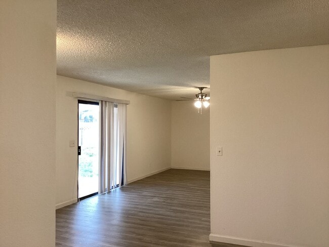 Building Photo - 16385 N D St