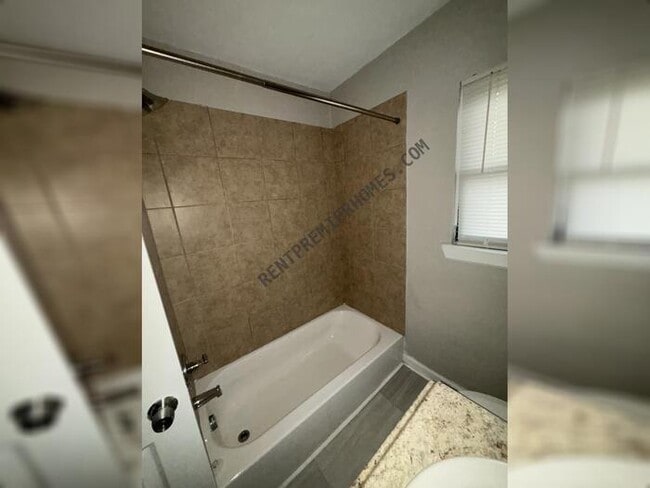 Building Photo - 1501 School Dr