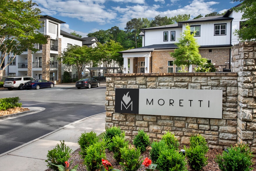 Primary Photo - Moretti
