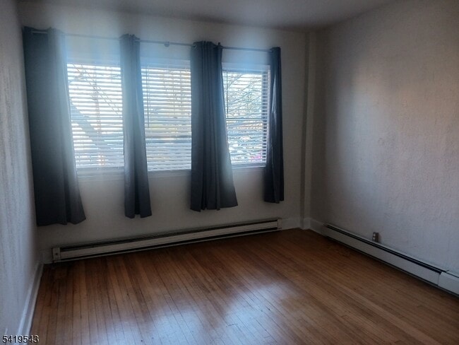 Building Photo - 83 N Willow St