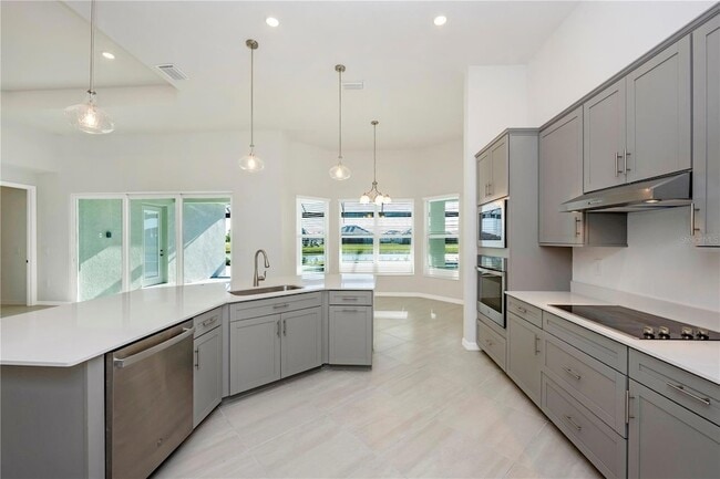 Building Photo - 12655 Wellen Golf St