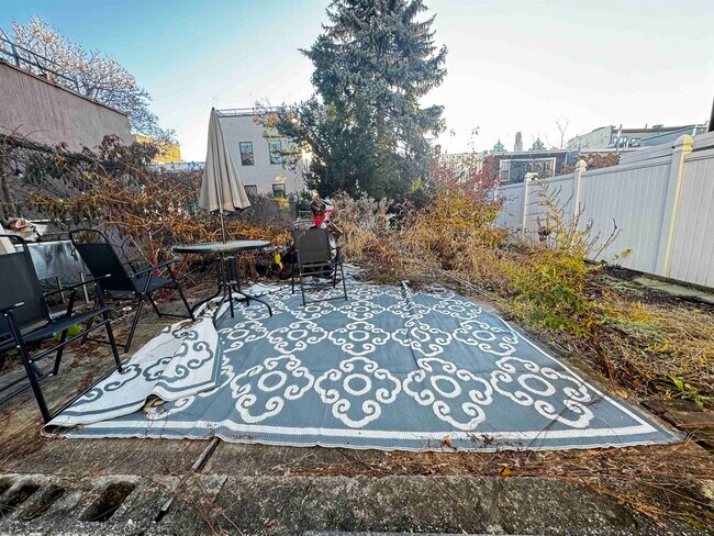 Building Photo - 92 Hancock Ave