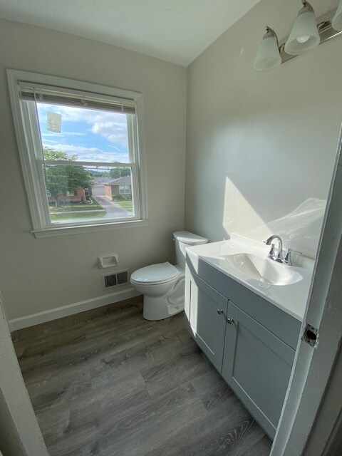Building Photo - 3914 Baymeadow Dr