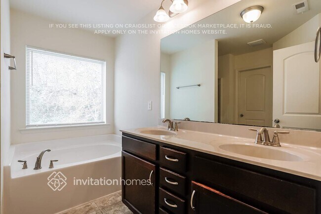 Building Photo - 604 Brookfield Dr