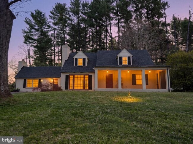 Building Photo - 37899 Snickersville Turnpike