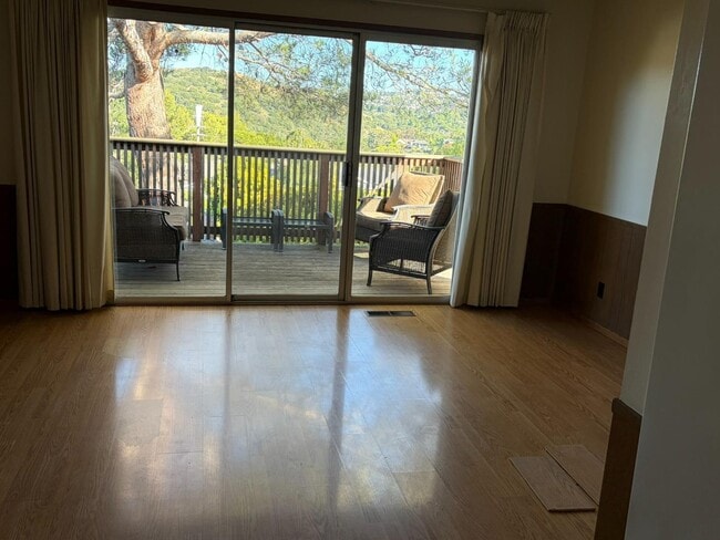 Building Photo - 1355 Palos Verdes Dr