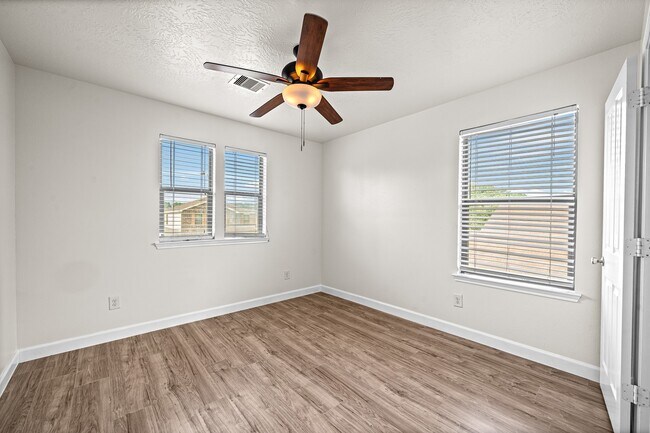 Building Photo - 15623 Harris Canyon Ln