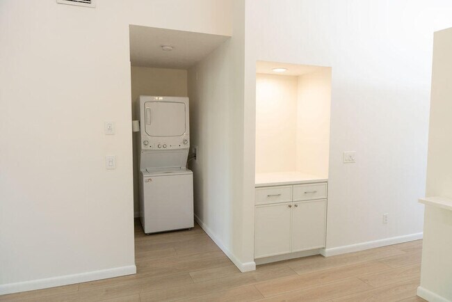 Building Photo - 602 Pinecrest Cir