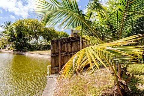 Building Photo - 3672 NW 17th Terrace