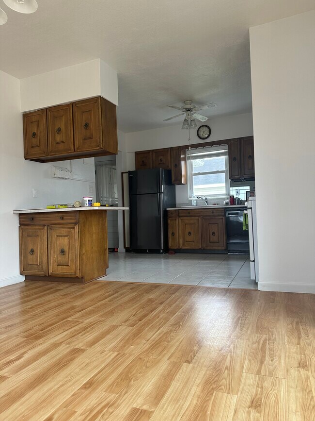 Building Photo - 3337 W 26th St