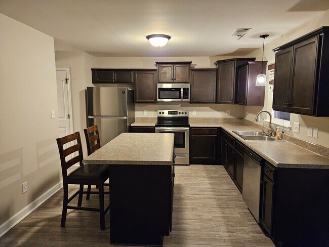 Building Photo - Charming 3-bedroom, 2-bathroom unfurnished home - No HOA - Sneads Ferry