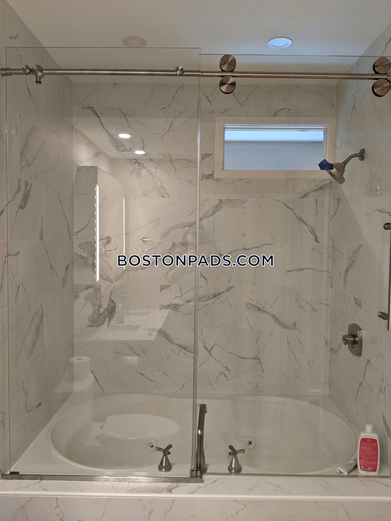 Building Photo - 197 Sidney St