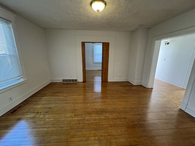 Building Photo - 2522 5th St NE