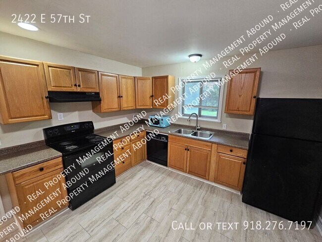 Building Photo - 2422 E 57th St