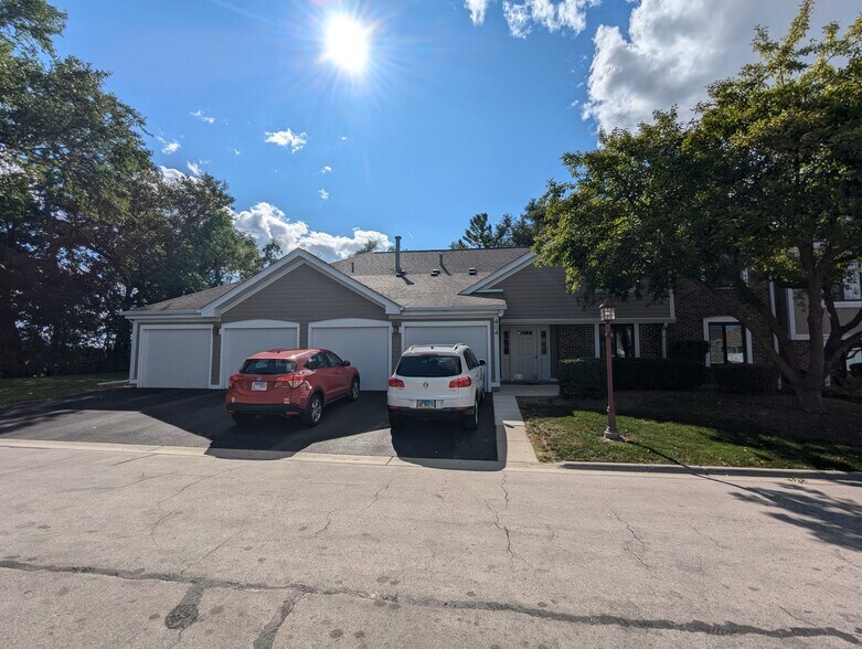 Primary Photo - 404 Pinetree Ln
